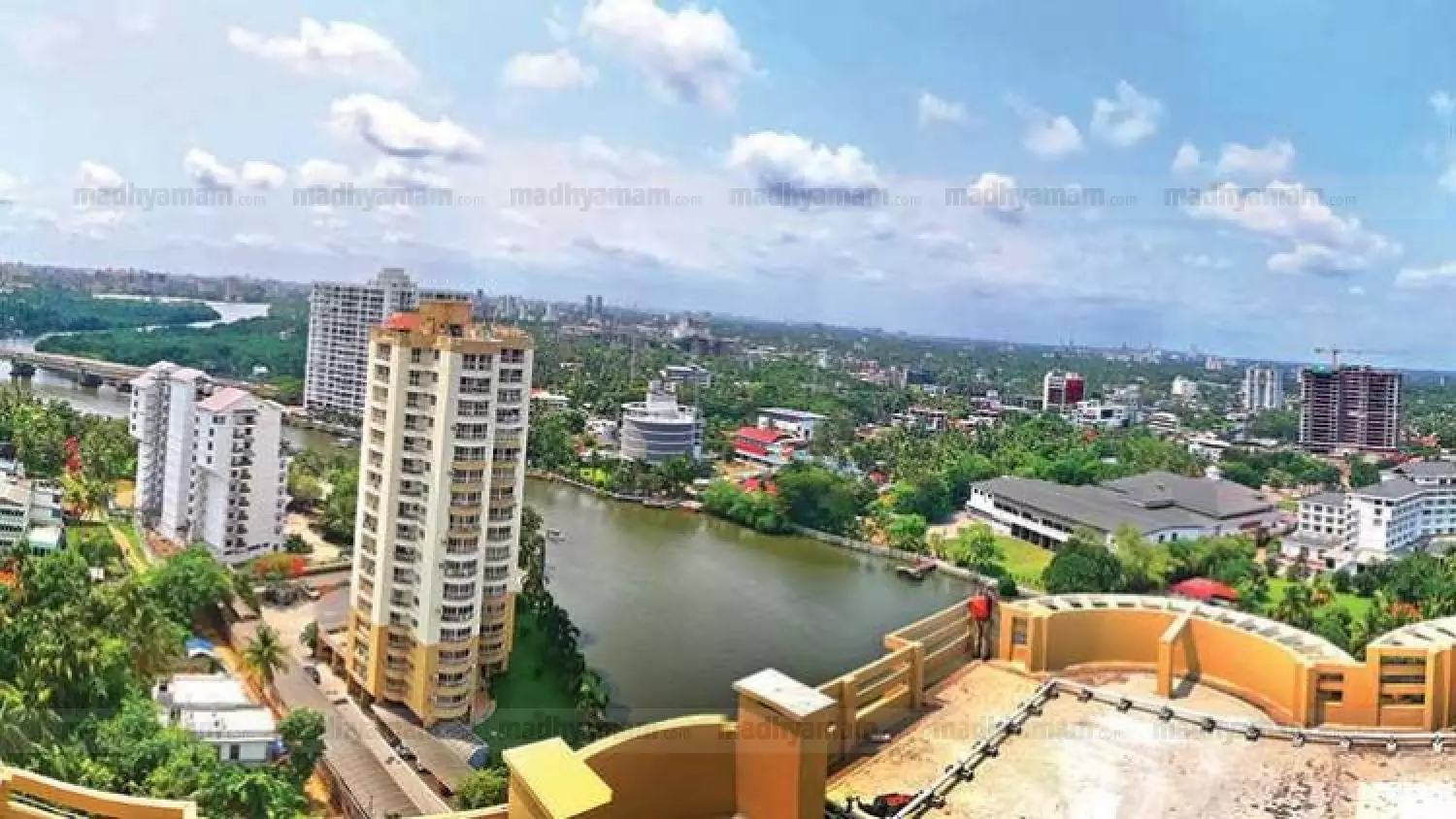 മരടിലെ ഫ്ലാറ്റുകള്‍ പൊളിക്കാനുള്ള നടപടികള്‍ തുടങ്ങി, ഇനി ഒമ്പത് ദിവസങ്ങള്‍ മാത്രം| News Theatre