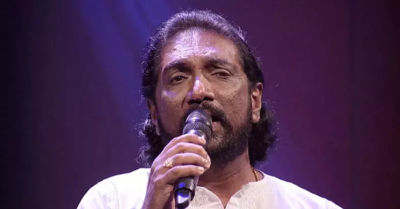 ഞാന് പാടുമ്പോള് അത് യേശുദാസിനെ അനുകരിക്കല്; എന്താ യേശുദാസിന്റേത് അനുകരിക്കാന് കൊള്ളാത്ത വ്യക്തിത്വമാണോ? അവഗണനക്കെതിരെ തുറന്നടിച്ച് ഗായകന് കെ.ജി മാര്ക്കോസ് ഞാന് പാടുമ്പോള് അത് യേശുദാസിനെ അനുകരിക്കല്; എന്താ യേശുദാസിന്റേത് അനുകരിക്കാന് കൊള്ളാത്ത വ്യക്തിത്വമാണോ? അവഗണനക്കെതിരെ തുറന്നടിച്ച് ഗായകന് കെ.ജി മാര്ക്കോസ്