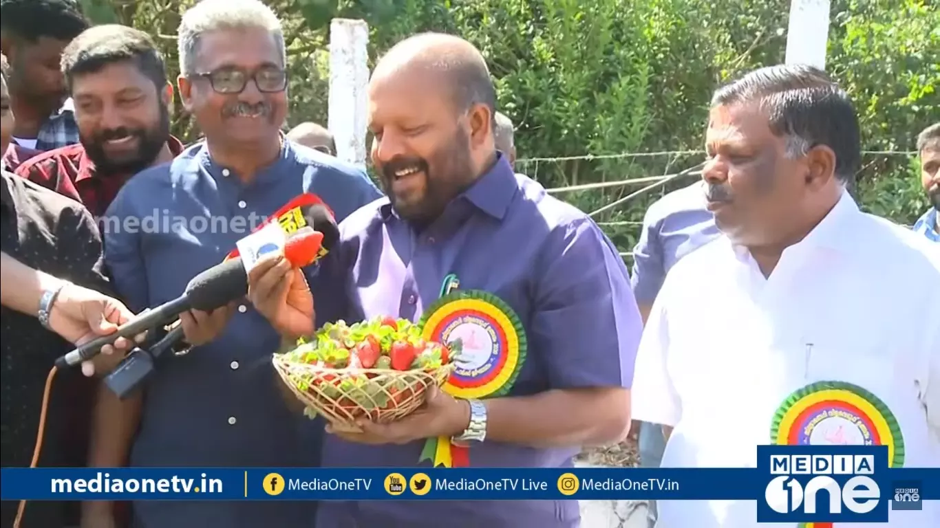 നെല്‍കൃഷിയില്‍ നിന്നും പഴകൃഷിയിലേക്കിറങ്ങിയ നമ്മുടെ സ്വന്തം കൃഷി മന്ത്രി| PoliMix