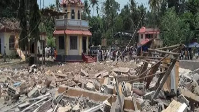 പുറ്റിങ്ങൽ വെടിക്കെട്ടപകടം; വീഴ്ച വരുത്തിയ ഉദ്യോഗസ്ഥർക്കെതിരെ സർക്കാർ നടപടിക്കൊരുക്കുന്നു പുറ്റിങ്ങൽ വെടിക്കെട്ടപകടം; വീഴ്ച വരുത്തിയ ഉദ്യോഗസ്ഥർക്കെതിരെ സർക്കാർ നടപടിക്കൊരുക്കുന്നു