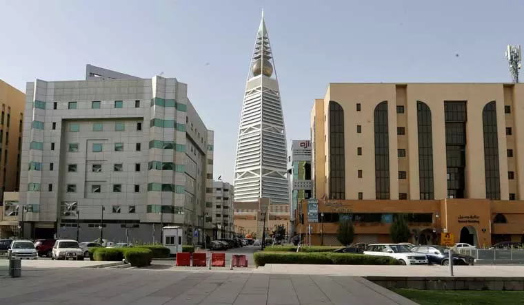 കോവിഡ് നിയന്ത്രണങ്ങളില് വിജനമായി സൗദിയുടെ കിഴക്കന് പ്രവിശ്യകള് കോവിഡ് നിയന്ത്രണങ്ങളില് വിജനമായി സൗദിയുടെ കിഴക്കന് പ്രവിശ്യകള്