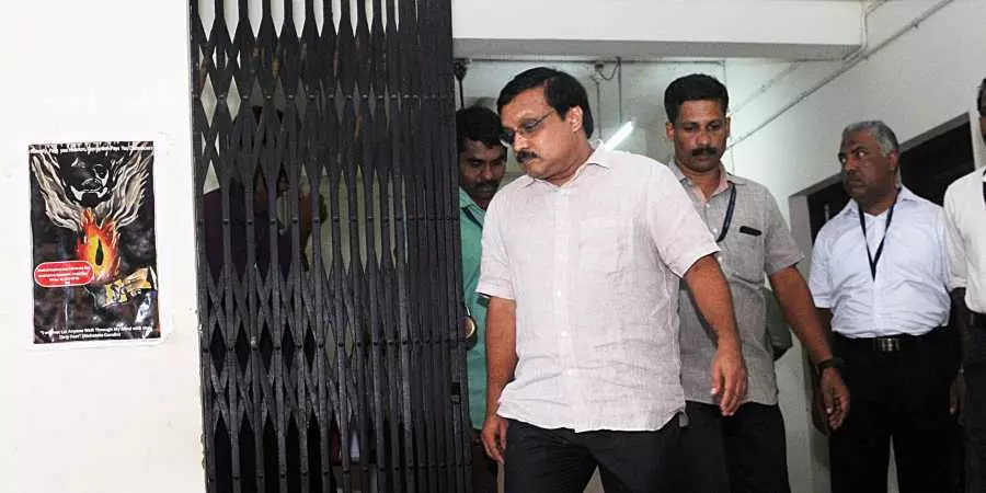 പാലാരിവട്ടം പാലം അഴിമതി; ടി.ഒ സൂരജിനെതിരെ സര്ക്കാര് ഹൈക്കോടതിയില് പാലാരിവട്ടം പാലം അഴിമതി; ടി.ഒ സൂരജിനെതിരെ സര്ക്കാര് ഹൈക്കോടതിയില്