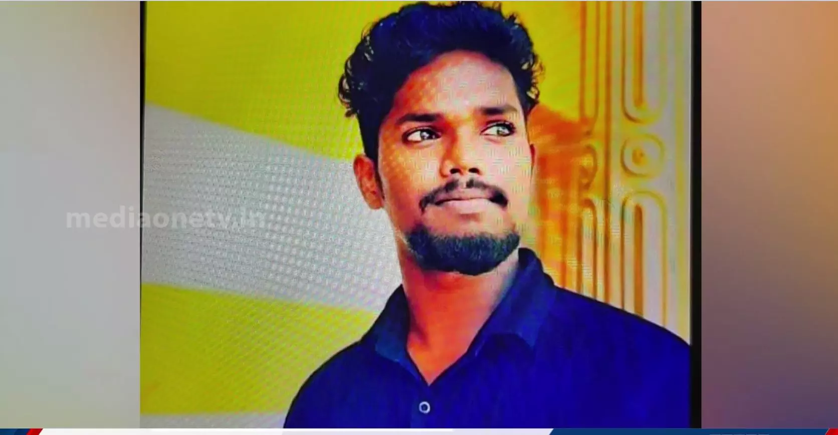 എസ്.ഡി.പി.ഐ-ആര്.എസ്.എസ് സംഘര്ഷം; ആലപ്പുഴ വയലാറില് ആര്.എസ്.എസ് പ്രവര്ത്തകന് കൊല്ലപ്പെട്ടു എസ്.ഡി.പി.ഐ-ആര്.എസ്.എസ് സംഘര്ഷം; ആലപ്പുഴ വയലാറില് ആര്.എസ്.എസ് പ്രവര്ത്തകന് കൊല്ലപ്പെട്ടു