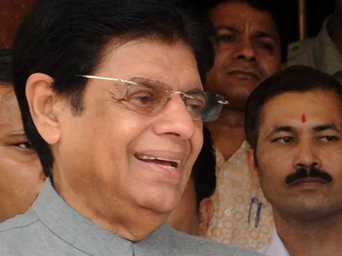 ഇ. അഹമ്മദ് ,കളിയെഴുത്തിലും ഒരു കൈ നോക്കിയ ബഹുമുഖ പ്രതിഭ