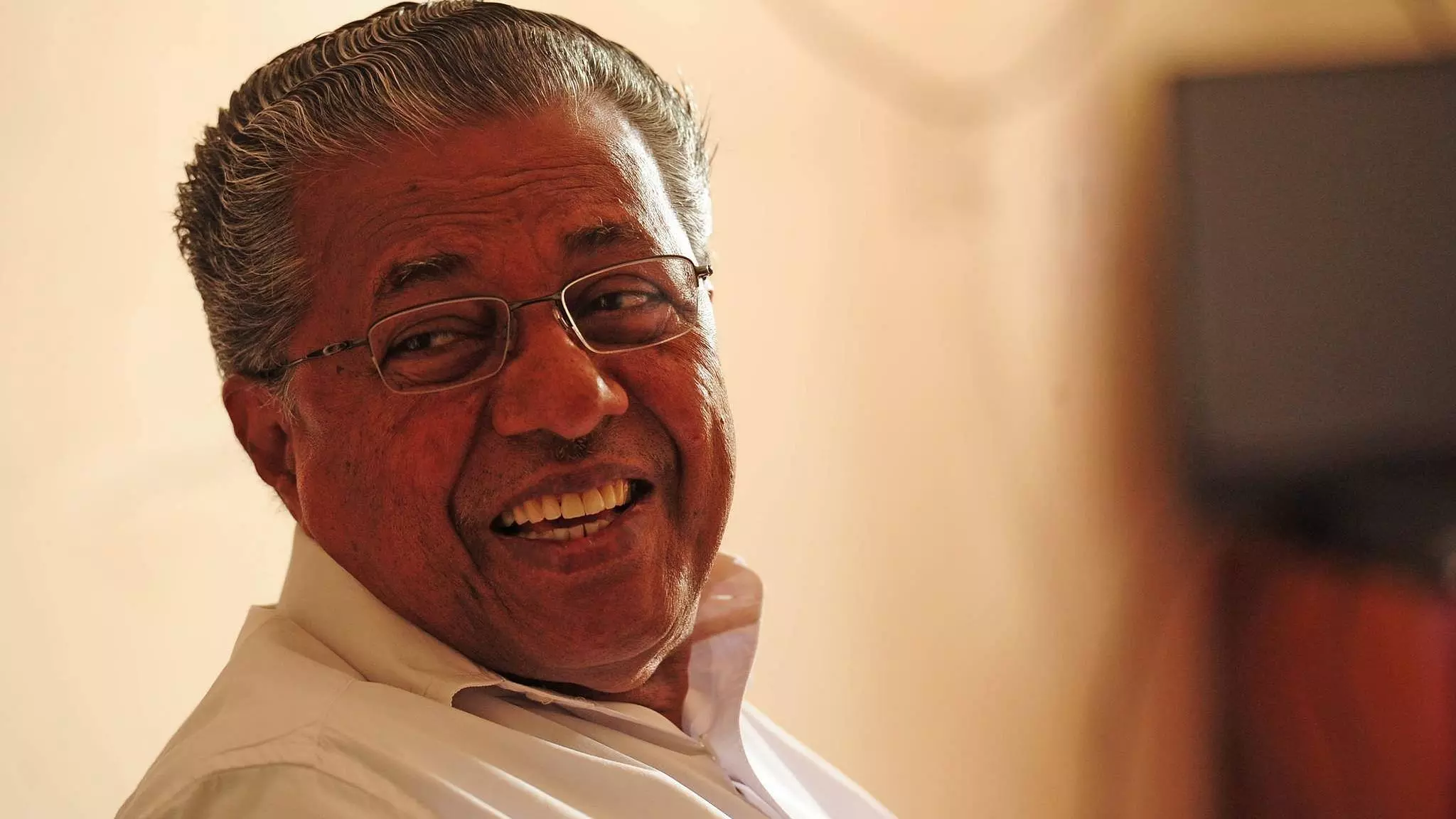 പോരാട്ടം ഇഞ്ചോടിഞ്ച്; ഫോട്ടോഫിനിഷിൽ കേരളം എൽഡിഎഫിനൊപ്പമെന്ന് രണ്ടാം സർവേ പോരാട്ടം ഇഞ്ചോടിഞ്ച്; ഫോട്ടോഫിനിഷിൽ കേരളം എൽഡിഎഫിനൊപ്പമെന്ന് രണ്ടാം സർവേ