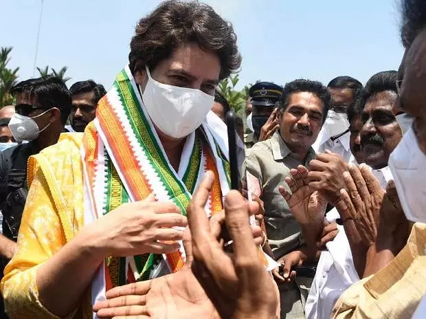 ലവ് ജിഹാദിനെപ്പറ്റി യോഗി മാത്രമല്ല, എൽ.ഡി.എഫും സംസാരിക്കുന്നു - പ്രിയങ്ക ഗാന്ധി ലവ് ജിഹാദിനെപ്പറ്റി യോഗി മാത്രമല്ല, എൽ.ഡി.എഫും സംസാരിക്കുന്നു - പ്രിയങ്ക ഗാന്ധി