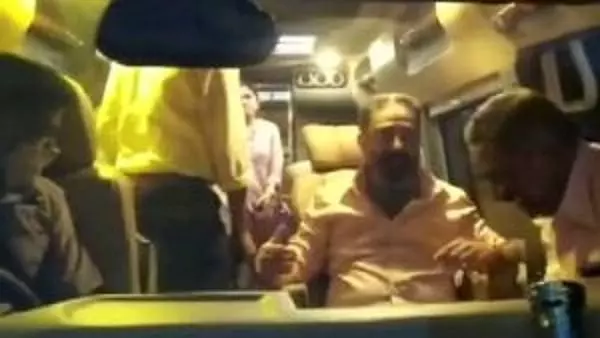 കമല്‍ഹാസന്‍റെ കാരവന്‍ തടഞ്ഞ് മിന്നല്‍ പരിശോധന