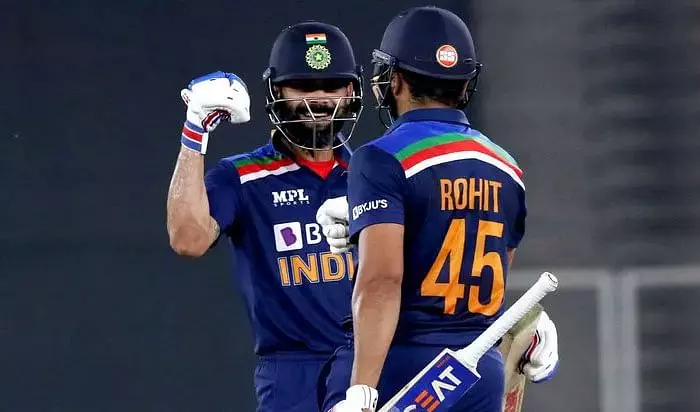 പിണക്കം മാറി; രോഹിതും കോലിയും ഇപ്പോൾ ഭായി ഭായി പിണക്കം മാറി; രോഹിതും കോലിയും ഇപ്പോൾ ഭായി ഭായി