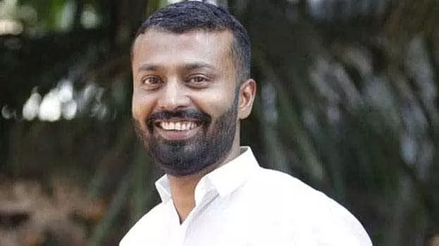 അക്രമ രാഷ്ട്രീയത്തിനെതിരെ ആര് വോട്ട് തന്നാലും സ്വീകരിക്കും: തലശ്ശേരിയിലെ സ്വതന്ത്ര സ്ഥാനാര്‍ഥി