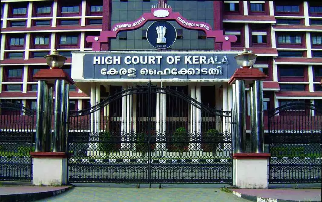 സ്പെഷ്യല്‍ അരി വിതരണം തുടരാമെന്ന് ഹൈക്കോടതി