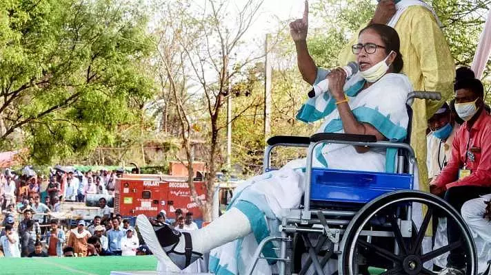 ബര്മുഡ ധരിച്ചുവരുന്നതാണ് നല്ലത്; മമതയോട് ബിജെപി ബംഗാള് അധ്യക്ഷന് ബര്മുഡ ധരിച്ചുവരുന്നതാണ് നല്ലത്; മമതയോട് ബിജെപി ബംഗാള് അധ്യക്ഷന്