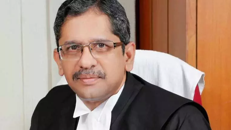 രാജ്യത്തെ ലക്ഷക്കണക്കിന് പൗരന്മാര്ക്ക് അവരുടെ മൗലികാവകാശങ്ങള് പോലും ലഭിക്കുന്നില്ല: ജസ്റ്റിസ് രമണ രാജ്യത്തെ ലക്ഷക്കണക്കിന് പൗരന്മാര്ക്ക് അവരുടെ മൗലികാവകാശങ്ങള് പോലും ലഭിക്കുന്നില്ല: ജസ്റ്റിസ് രമണ