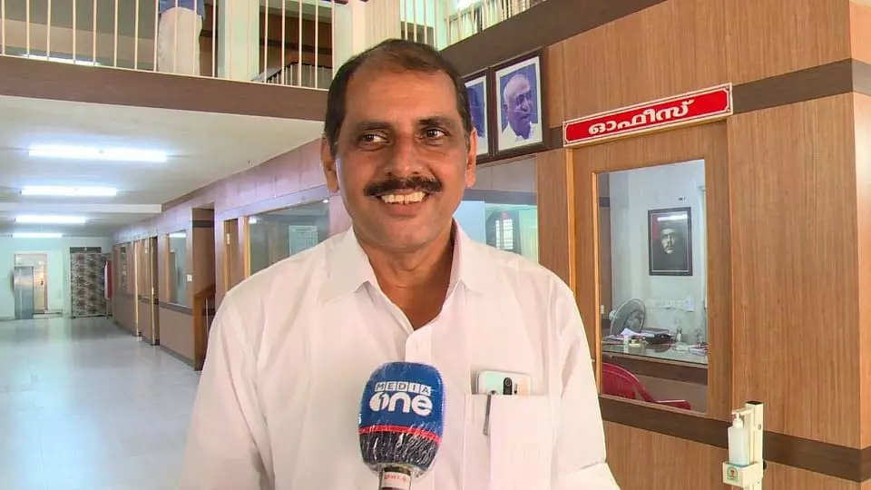 എറണാകുളത്ത് എല്ഡിഎഫ് സ്ഥാനാര്ഥിക്കെതിരെ ഇത്തവണയും അപരനെ ഇറക്കി യുഡിഎഫ് എറണാകുളത്ത് എല്ഡിഎഫ് സ്ഥാനാര്ഥിക്കെതിരെ ഇത്തവണയും അപരനെ ഇറക്കി യുഡിഎഫ്