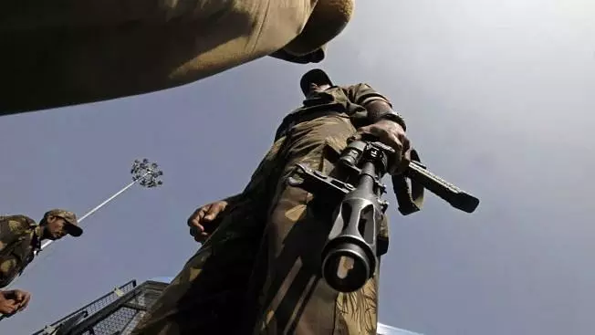 ചത്തീസ്ഗഡില് സുരക്ഷാ ഉദ്യോഗസ്ഥര്ക്ക് നേരെ ആക്രമണം; മൂന്ന് മരണം ചത്തീസ്ഗഡില് സുരക്ഷാ ഉദ്യോഗസ്ഥര്ക്ക് നേരെ ആക്രമണം; മൂന്ന് മരണം