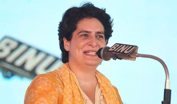 ശങ്കർ, എന്നെ ഒഴിവാക്കരുതേ... നെഹ്റുവിനെ ഓർത്ത്, ബിജെപിയെ കടന്നാക്രമിച്ച് പ്രിയങ്ക ശങ്കർ, എന്നെ ഒഴിവാക്കരുതേ... നെഹ്റുവിനെ ഓർത്ത്, ബിജെപിയെ കടന്നാക്രമിച്ച് പ്രിയങ്ക