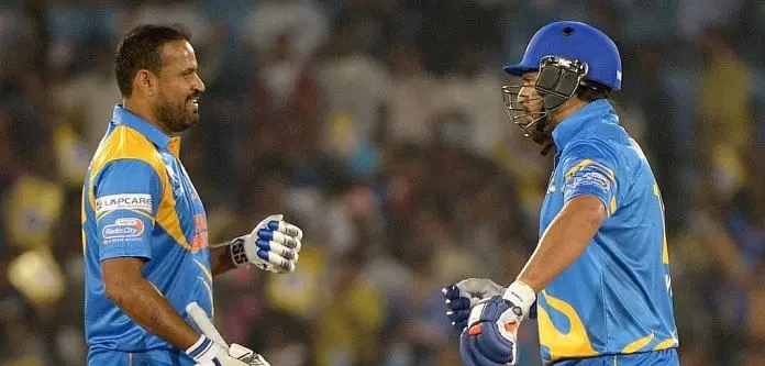 പ്രതാപകാലം ഓര്മിപ്പിച്ച് യുവരാജ് സിങും യൂസുഫ് പത്താനും; ഇന്ത്യ ലെജന്ഡ്സിന് മികച്ച സ്കോര് പ്രതാപകാലം ഓര്മിപ്പിച്ച് യുവരാജ് സിങും യൂസുഫ് പത്താനും; ഇന്ത്യ ലെജന്ഡ്സിന് മികച്ച സ്കോര്