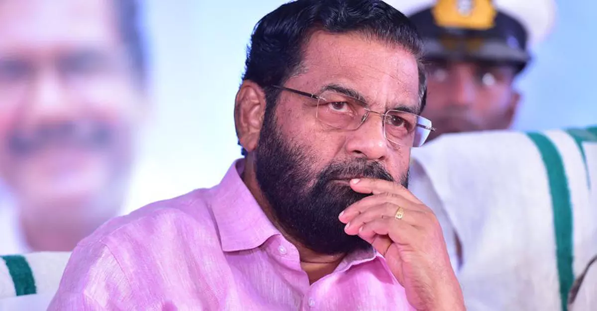 രാജാവിനെക്കാള് വലിയ രാജഭക്തിയോ? കാട്ടായിക്കോണത്തെ സംഘര്ഷത്തില് പൊലീസിനെതിരെ ആഞ്ഞടിച്ച് കടകംപള്ളി രാജാവിനെക്കാള് വലിയ രാജഭക്തിയോ? കാട്ടായിക്കോണത്തെ സംഘര്ഷത്തില് പൊലീസിനെതിരെ ആഞ്ഞടിച്ച് കടകംപള്ളി