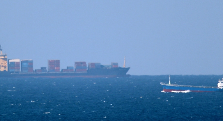 ചെങ്കടലില്‍ ഇറാന്‍ ചരക്കുകപ്പല്‍ ആക്രമിക്കപ്പെട്ടു; പിന്നില്‍ ഇസ്രായേലെന്ന് സൂചന 