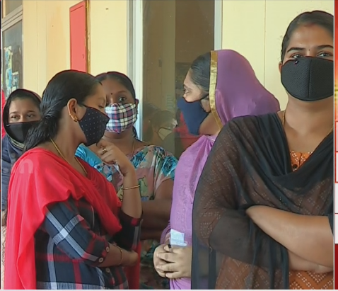 സംസ്ഥാനത്ത് കനത്ത പോളിങ്; ഉച്ച വരെ 40 ശതമാനത്തിലേറെ പേർ വോട്ട് രേഖപ്പെടുത്തി