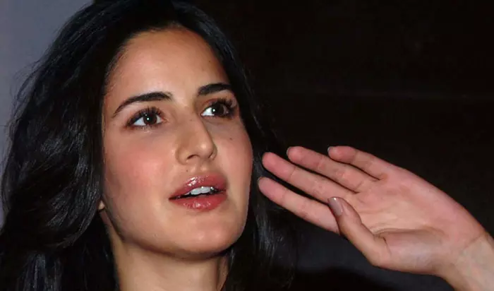 ബോയ് ഫ്രണ്ട് വിക്കി കൗശലിന് പിന്നാലെ നടി കത്രീന കൈഫിനും കോവിഡ് ബോയ് ഫ്രണ്ട് വിക്കി കൗശലിന് പിന്നാലെ നടി കത്രീന കൈഫിനും കോവിഡ്