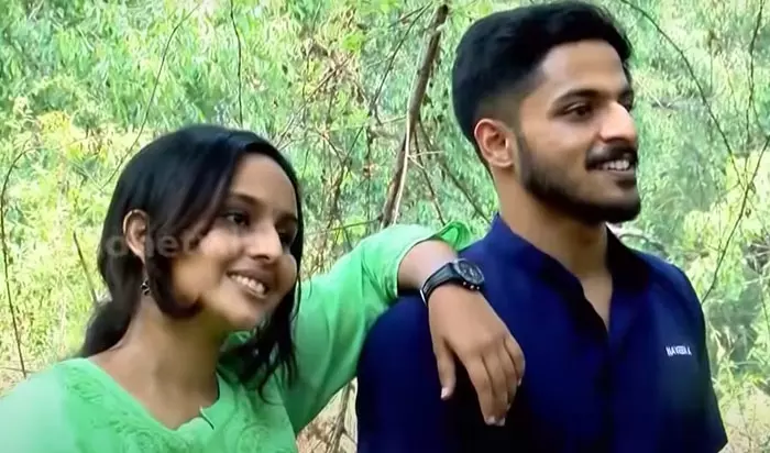 ഒന്നിച്ചു പഠിക്കുന്നു, ഒന്നിച്ചു കഴിക്കുന്നു... അപ്പോ പിന്നെ ഒന്നിച്ചൊരു ഡാൻസ് കളിച്ചു, ഇനിയും കളിക്കും: വിദ്വേഷ പ്രചാരണങ്ങളിൽ നവീനും ജാനകിയും ഒന്നിച്ചു പഠിക്കുന്നു, ഒന്നിച്ചു കഴിക്കുന്നു... അപ്പോ പിന്നെ ഒന്നിച്ചൊരു ഡാൻസ് കളിച്ചു, ഇനിയും കളിക്കും: വിദ്വേഷ പ്രചാരണങ്ങളിൽ നവീനും ജാനകിയും