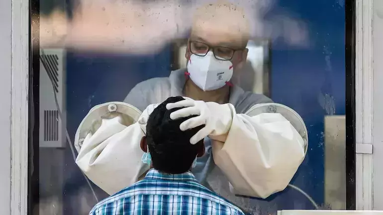 സംസ്ഥാനത്ത് ഇന്ന് 6194 പേര്ക്ക് കോവിഡ് സ്ഥിരീകരിച്ചു സംസ്ഥാനത്ത് ഇന്ന് 6194 പേര്ക്ക് കോവിഡ് സ്ഥിരീകരിച്ചു