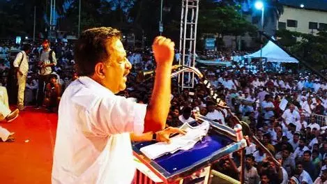 ജലീലിനെ തുടരാന് അനുവദിക്കുന്നത് ജനാധിപത്യ വാഴ്ചയോടും പൊതു സമൂഹത്തോടുമുള്ള വെല്ലുവിളി: രമേശ് ചെന്നിത്തല ജലീലിനെ തുടരാന് അനുവദിക്കുന്നത് ജനാധിപത്യ വാഴ്ചയോടും പൊതു സമൂഹത്തോടുമുള്ള വെല്ലുവിളി: രമേശ് ചെന്നിത്തല