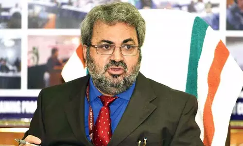 ആത്മകഥയിലെ പരാമർശം മാനഹാനിയുണ്ടാക്കി; ടിക്കാറാം മീണക്കെതിരെ വക്കീൽ നോട്ടീസയച്ച് പി. ശശി