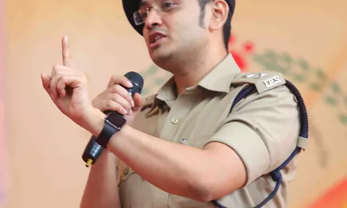 പുതുവൈപ്പ് പൊലീസ് അതിക്രമം; യതീഷ്ചന്ദ്ര മനുഷ്യാവകാശ കമ്മീഷന് മുന്നില് വീണ്ടും ഹാജരായി പുതുവൈപ്പ് പൊലീസ് അതിക്രമം; യതീഷ്ചന്ദ്ര മനുഷ്യാവകാശ കമ്മീഷന് മുന്നില് വീണ്ടും ഹാജരായി