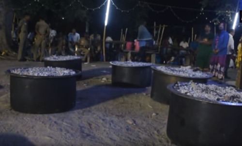 പ്രസാദമായി ഈ ക്ഷേത്രത്തില്‍ നല്‍കുന്നത് മട്ടന്‍‍ ബിരിയാണി 