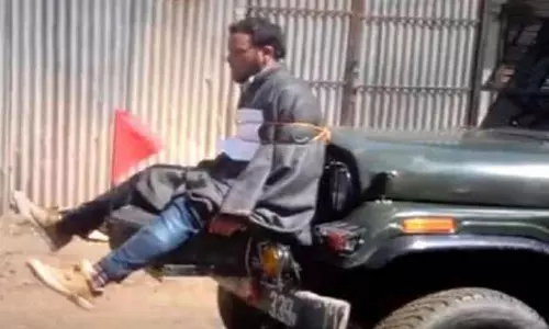 കശ്മീരില്‍ യുവാവിനെ മനുഷ്യകവചമായി ഉപയോഗിച്ചത് നിയമവിരുദ്ധം: സൈന്യത്തിനെതിരെ പൊലീസ്