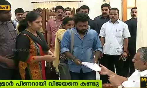 മുഖ്യമന്ത്രിയുടെ ഇടപെടലില് പ്രതീക്ഷയര്പ്പിച്ച് ഡല്ഹിയിലെ നഴ്സുമാര് മുഖ്യമന്ത്രിയുടെ ഇടപെടലില് പ്രതീക്ഷയര്പ്പിച്ച് ഡല്ഹിയിലെ നഴ്സുമാര്