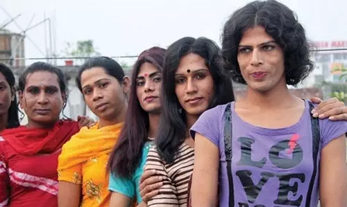 പി എസ് സി അപേക്ഷയില്‍ ട്രാൻസ്ജെന്റേഴ്സിന് സ്ത്രീയെന്ന് രേഖപ്പെടുത്താമെന്ന് ഹൈക്കോടതി