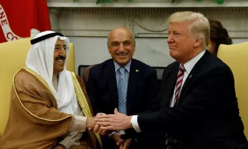 അമേരിക്കന് പ്രസിഡന്റും കുവൈത്ത് അമീറും തമ്മിലുള്ള കൂടിക്കാഴ്ചക്ക് തുടക്കം അമേരിക്കന് പ്രസിഡന്റും കുവൈത്ത് അമീറും തമ്മിലുള്ള കൂടിക്കാഴ്ചക്ക് തുടക്കം