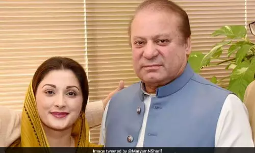 നവാസ് ശെരീഫിനെയും മകളെയും അഴിമതിക്കേസില് പ്രതി ചേര്ത്തു; അറസ്റ്റ് ഉടനുണ്ടാകും നവാസ് ശെരീഫിനെയും മകളെയും അഴിമതിക്കേസില് പ്രതി ചേര്ത്തു; അറസ്റ്റ് ഉടനുണ്ടാകും