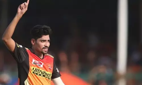 ശ്രേയാസ് അയ്യരും മുഹമ്മദ് സിറാജും ഇന്ത്യന് ടീമില് ശ്രേയാസ് അയ്യരും മുഹമ്മദ് സിറാജും ഇന്ത്യന് ടീമില്