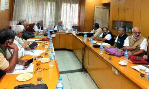 പാര്ട്ടി കോണ്ഗ്രസിന് മുന്നോടിയായുള്ള സിപിഎം കേന്ദ്രകമ്മിറ്റി ആരംഭിച്ചു പാര്ട്ടി കോണ്ഗ്രസിന് മുന്നോടിയായുള്ള സിപിഎം കേന്ദ്രകമ്മിറ്റി ആരംഭിച്ചു