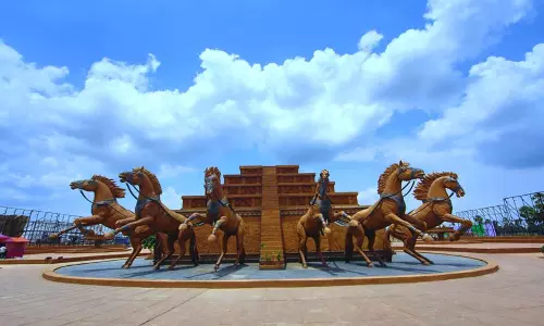 ഇനി മഹിഷ്മതിയിലേക്ക് യാത്ര പോകാം ഇനി മഹിഷ്മതിയിലേക്ക് യാത്ര പോകാം