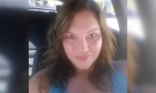 നാല് മക്കളെ രക്ഷിക്കാന് തോക്കിന് മുന്പില് പ്രതിരോധം തീര്ത്ത അമ്മ വെടിയേറ്റ് മരിച്ചു നാല് മക്കളെ രക്ഷിക്കാന് തോക്കിന് മുന്പില് പ്രതിരോധം തീര്ത്ത അമ്മ വെടിയേറ്റ് മരിച്ചു