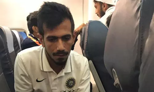 വിമാനത്തില്‍ ഒരു ചെസ് മത്സരം; വിജയിയായി ചഹാല്‍