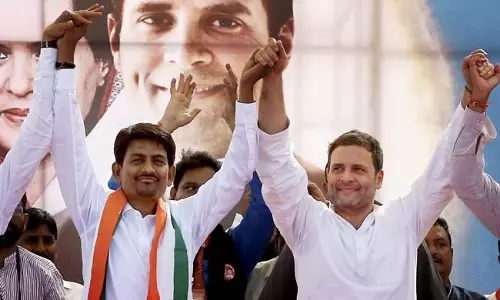 ഗുജറാത്തില് കോണ്ഗ്രസ് 125ന് മുകളില് സീറ്റ് നേടും നിലപാട് വ്യക്തമാക്കി അല്പേഷ് ഗുജറാത്തില് കോണ്ഗ്രസ് 125ന് മുകളില് സീറ്റ് നേടും നിലപാട് വ്യക്തമാക്കി അല്പേഷ്