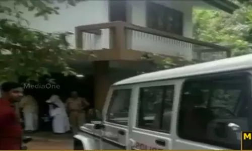 നോട്ട് നിരോധത്തിന് പിന്നാലെ നേതാക്കള് കള്ളനോട്ടടിച്ചത് ബിജെപിയെ പ്രതിസന്ധിയിലാക്കി നോട്ട് നിരോധത്തിന് പിന്നാലെ നേതാക്കള് കള്ളനോട്ടടിച്ചത് ബിജെപിയെ പ്രതിസന്ധിയിലാക്കി