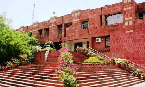 ബിരിയാണി പാകം ചെയ്തതിന് ജെഎന്യുവില് വിദ്യാര്ത്ഥികള്ക്ക് പിഴ ശിക്ഷ ബിരിയാണി പാകം ചെയ്തതിന് ജെഎന്യുവില് വിദ്യാര്ത്ഥികള്ക്ക് പിഴ ശിക്ഷ