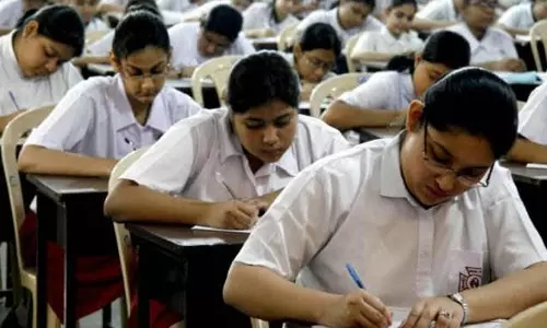 സിബിഎസ്ഇ പരീക്ഷാ പേപ്പര് ചോര്ച്ച: സൂത്രധാരന് പിടിയില്? സിബിഎസ്ഇ പരീക്ഷാ പേപ്പര് ചോര്ച്ച: സൂത്രധാരന് പിടിയില്?