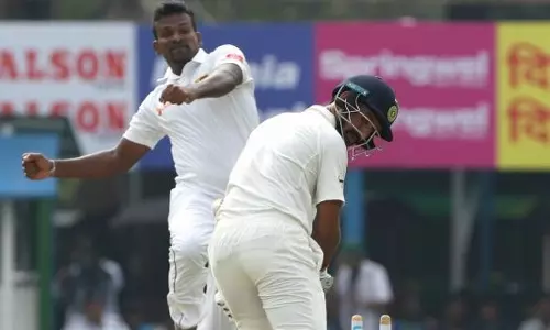 ഇന്ത്യ 172 ന് പുറത്ത്; ലങ്ക മെച്ചപ്പെട്ട നിലയില് ഇന്ത്യ 172 ന് പുറത്ത്; ലങ്ക മെച്ചപ്പെട്ട നിലയില്