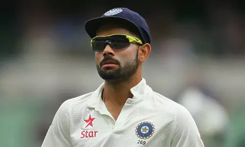 ഡിക്ലയര് ചെയ്യട്ടെ എന്ന് കൊഹ്ലി, സെഞ്ച്വറി പൂര്ത്തിയാക്കൂവെന്ന് ശാസ്ത്രി ഡിക്ലയര് ചെയ്യട്ടെ എന്ന് കൊഹ്ലി, സെഞ്ച്വറി പൂര്ത്തിയാക്കൂവെന്ന് ശാസ്ത്രി