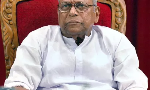 നീലക്കുറിഞ്ഞി ഉദ്യാന വിഷയത്തില് സര്ക്കാര് പിന്നോട്ടുപോകരുതെന്ന് വി എസ് നീലക്കുറിഞ്ഞി ഉദ്യാന വിഷയത്തില് സര്ക്കാര് പിന്നോട്ടുപോകരുതെന്ന് വി എസ്