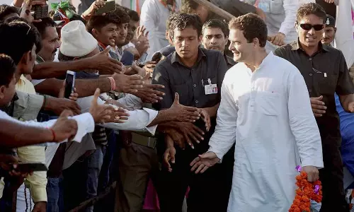 കോണ്‍ഗ്രസ്‌ അധ്യക്ഷ തെരഞ്ഞെടുപ്പ്: രാഹുല്‍ ഗാന്ധി നാമനിര്‍ദേശ പത്രിക സമര്‍പ്പിച്ചു