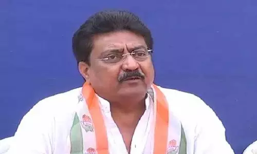 ഗുജറാത്ത് മുഖ്യമന്ത്രിക്കെതിരെ മത്സരിക്കുന്ന കോണ്ഗ്രസ് സ്ഥാനാര്ഥി അറസ്റ്റില് ഗുജറാത്ത് മുഖ്യമന്ത്രിക്കെതിരെ മത്സരിക്കുന്ന കോണ്ഗ്രസ് സ്ഥാനാര്ഥി അറസ്റ്റില്