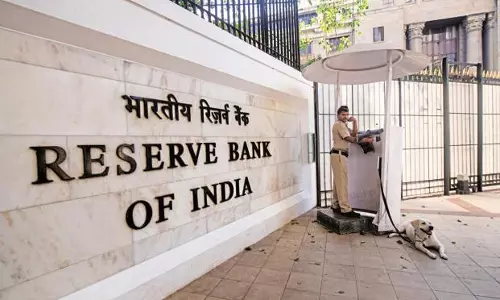 റിപ്പോ, റിവേഴ്സ് റിപ്പോ നിരക്കുകളില് മാറ്റം വരുത്താതെ റിസര്വ് ബാങ്ക് റിപ്പോ, റിവേഴ്സ് റിപ്പോ നിരക്കുകളില് മാറ്റം വരുത്താതെ റിസര്വ് ബാങ്ക്